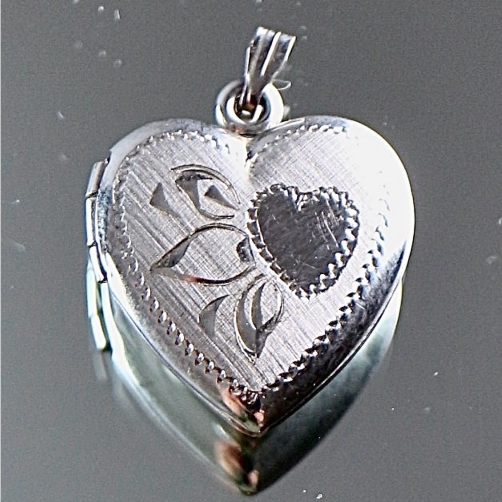 Sterling Silver Vintage Heart for pic.locket etched 925